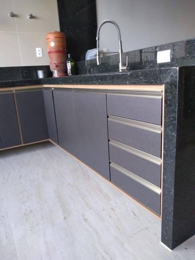Cozinha Cinza Puxador Gola