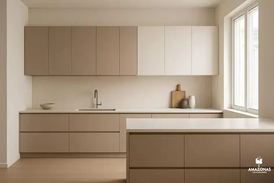 Design minimalista:Cozinhas modernas com MDF Nude,Areia e Off White