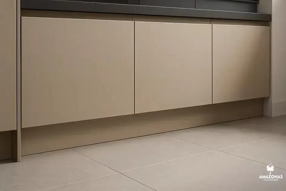 Sóculo bem-feito: a base recuada que garante conforto e durabilidade