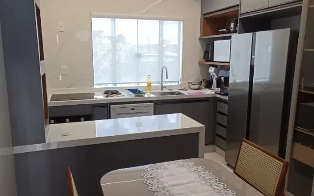 Cozinha Planejada Carvalho Hanover e Cinza Sagrado 2